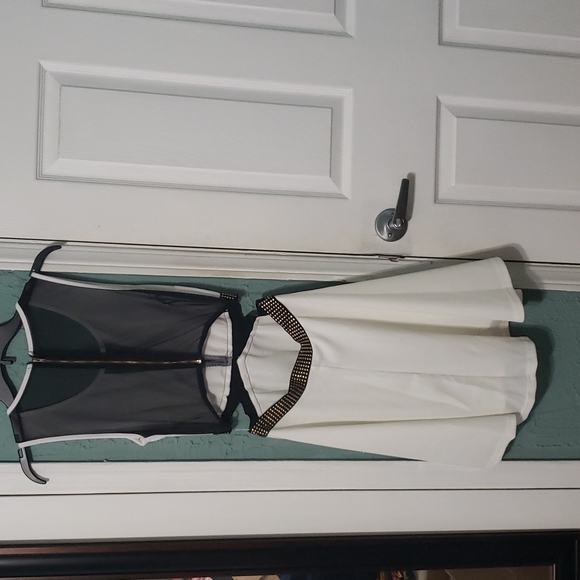 Dress - Picture 3 of 4